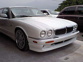 ジャガーＸＪ全塗装 ソリッド白